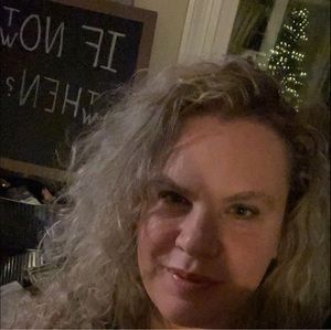 Meet your Posher, Noelle